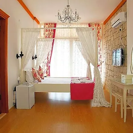 Hotel Kemerlihan Deluxe 3*