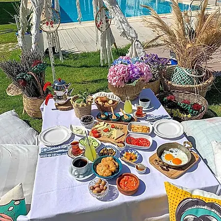 Kemerlihan Deluxe 3* Alaçatı