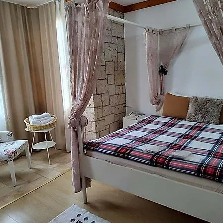 Kemerlihan Deluxe Hotel 3*